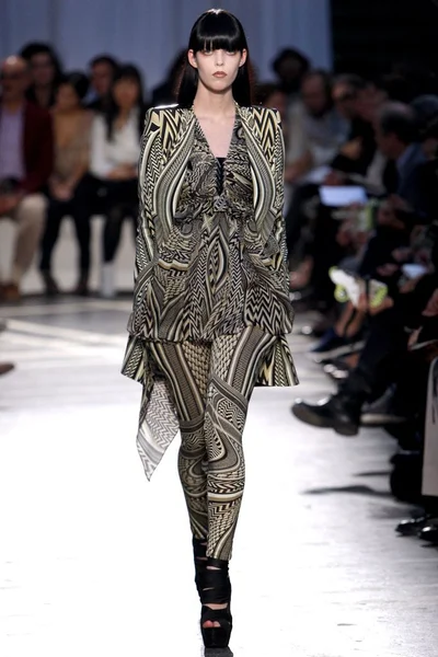 Look 24